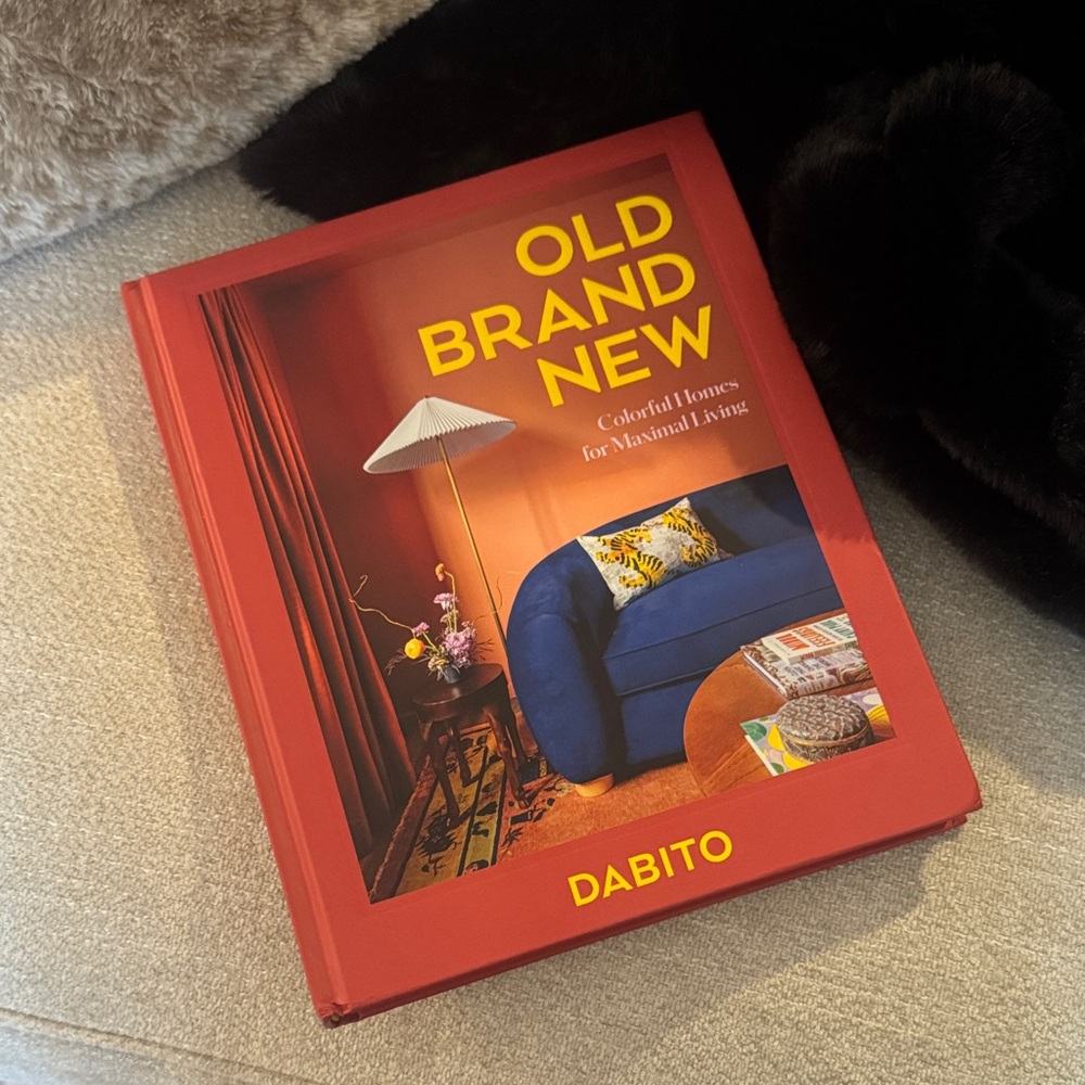 Old brand new- colorful homes for maximal living Coffee table book